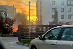 Akcja strażaków pod Szyndzielnią. Na osiedlu apartamentowców płonął samochód - foto