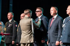 Pogranicznicy świętowali w Bielsku-Białej. Medal dla prezydenta i grochówka z kuchni polowej - foto