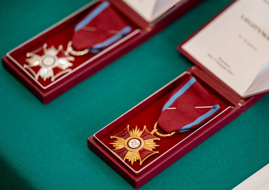 Medal za wzorową służbę dla oskarżonego. Matka zmarłego: „Czuję się, jakbym dostała w twarz”