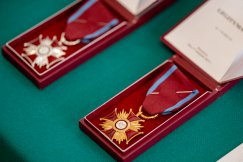 Medal za wzorową służbę dla oskarżonego. Matka zmarłego: „Czuję się, jakbym dostała w twarz”