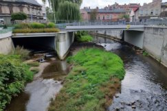 Dramatyczna interwencja w centrum, 19-latek chciał skoczyć z mostu. Na pomoc ruszyli świadkowie