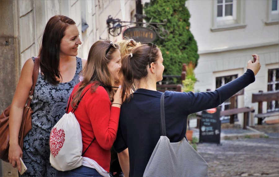 Intymność dziecka w sieci. Seksuolożka podpowie rodzicom, jak reagować na zagrożenia