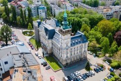 Sensacyjny kandydat Koalicji Obywatelskiej otworzy listę do Sejmu? W tle wojna bielsko-żywiecka