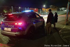 Nocna pobudka mieszkańców osiedla. Kolejny fałszywy alarm wystraszył ludzi - foto