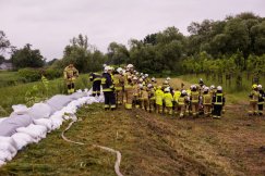 Kilkanaście jednostek ćwiczyło nagłą obronę wałów. Manewry w zlewni dwóch rzek - foto