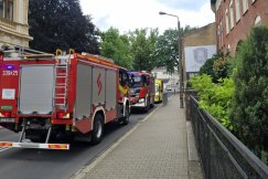 Ewakuacja kilkudziesięciu uczniów bielskiej szkoły. Nastolatek zasłabł i trafił do szpitala - foto