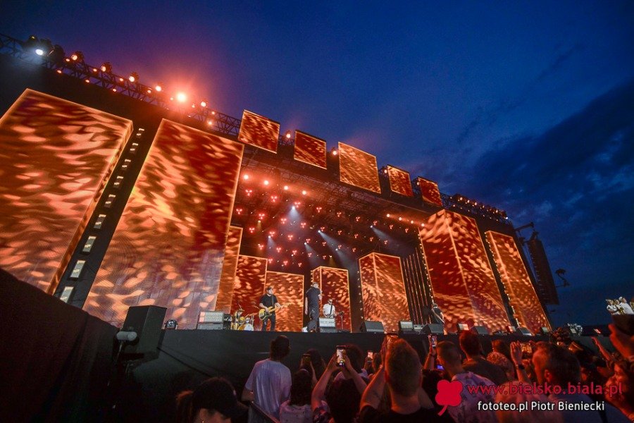 Spektakularna oprawa i artystyczne znaki zapytania. Koncert, który pozostawił niedosyt ZDJĘCIA