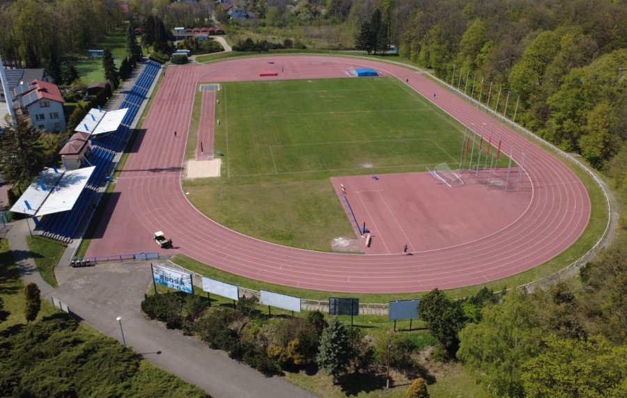 Koniec wstydu i przenoszenia mityngu do Cieszyna. Będzie oczekiwany remont stadionu - foto