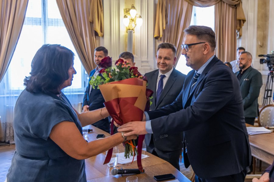 Prezydent Jarosław Klimaszewski z wotum zaufania i absolutorium. Pierwszy raz bez deficytu - foto