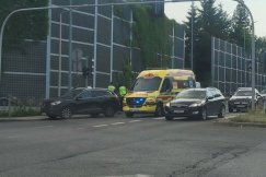 Długo walczyli o życie 50-letniego mężczyzny. W upalny dzień zasłabł na chodniku - foto