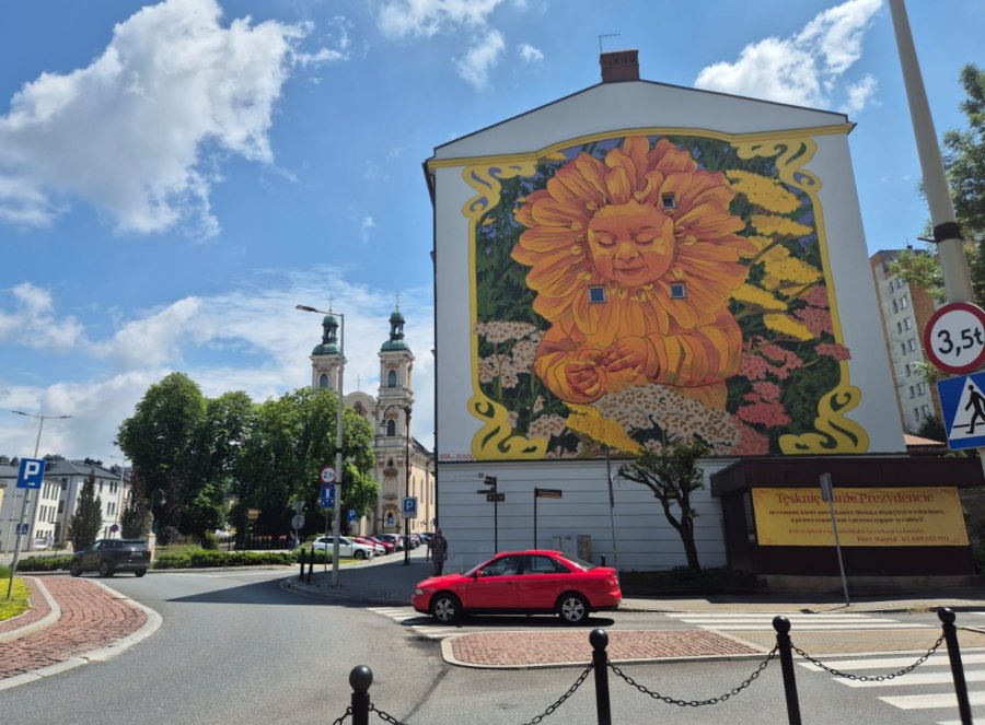 Dziecko-kwiatu na kamienicy, to dopiero początek. Artyści ożywią przestrzeń miasta - foto