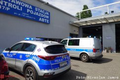 Pijany i bez prawa jazdy przyjechał na przegląd! Był agresywny, policjanci wezwali wsparcie - foto
