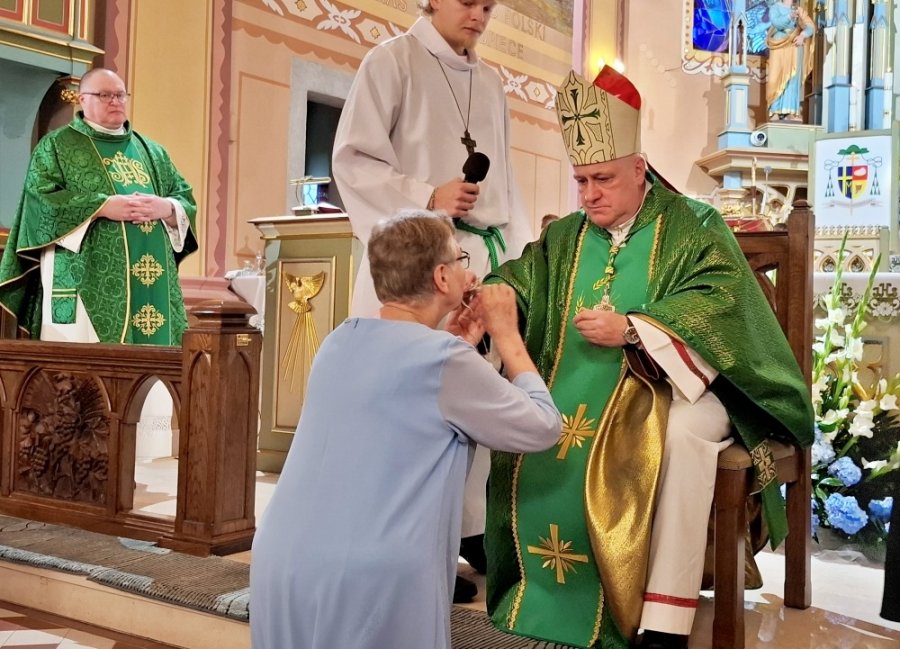 Wyjątkowe wydarzenie w kościele w Lipniku. To trzecia pobłogosławiona wdowa w diecezji - foto