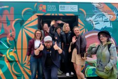 Autobus pełen kultury ruszył w Polskę, by promować Bielsko-Białą. Tak wygląda z bliska WIDEO