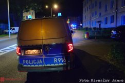 Dramatyczna noc na bielskim osiedlu. Skuteczna reanimacja uratowała życie młodej kobiecie - foto