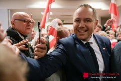 Zamiast ułatwień - weto. Prezydent Karol Nawrocki tłumaczy się z niedotrzymanej obietnicy