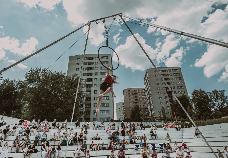 Uliczni artyści opanowali Bielsko-Białą. Tak wygląda cyrkowe szaleństwo w centrum miasta ZDJECIA