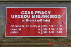 Blisko pół miliona złotych rocznie! Pensja bielskiego urzędnika zawstydza ogólnopolski rekord