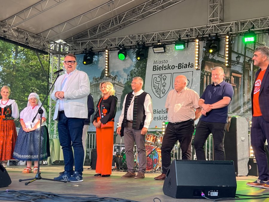Trzy dni nad morzem. Liczna delegacja na czele z prezydentem promowała Beskidy w Ustce - foto