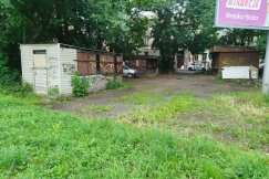 Szpecący syf w centrum miasta. Radny interweniuje w sprawie dawnego targowiska - foto