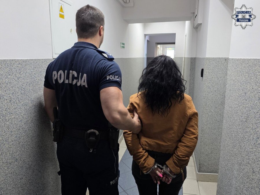 On z zakazem, ona poszukiwana przez służby. W aucie woreczki z białym kryształem - foto
