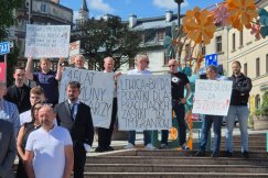Kontrmanifestacja powitała ich transparentami. „Przypomnieliśmy kilka niespełnionych obietnic” - foto