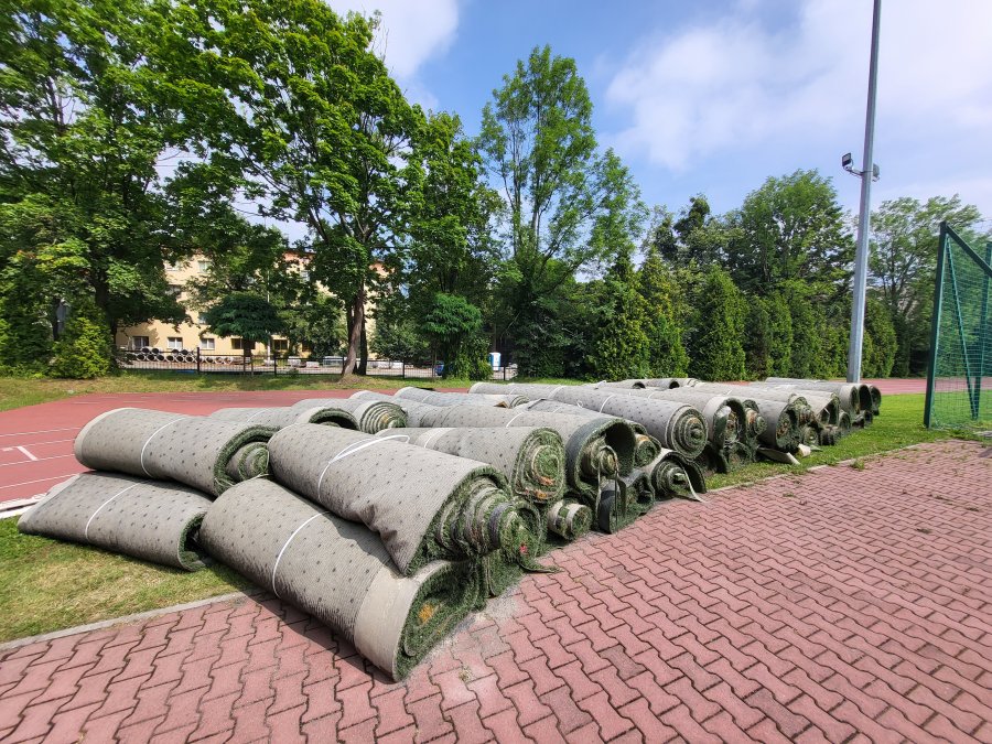 Nawierzchnia rozebrana, ruszyły prace na zapleczu. Remont kompleksu idzie zgodnie z planem - foto