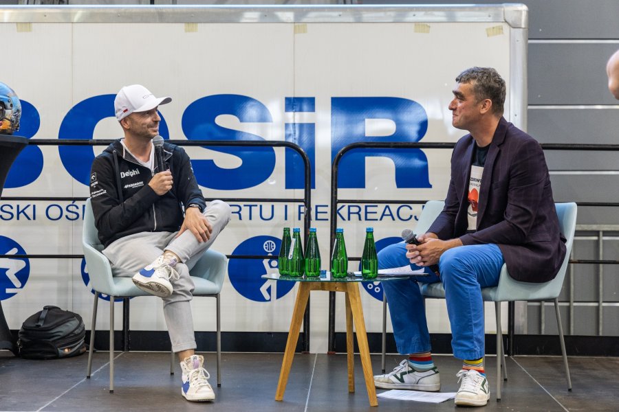 3,3 tys. zł netto za godzinę współpracy. Miasto tłumaczy umowę ze znanym sportowcem - foto