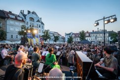 Retro klimat i pełny par... Rynek! Tak bawiliśmy się na Wielkiej Bielskiej Potańcówce u Musiała - foto