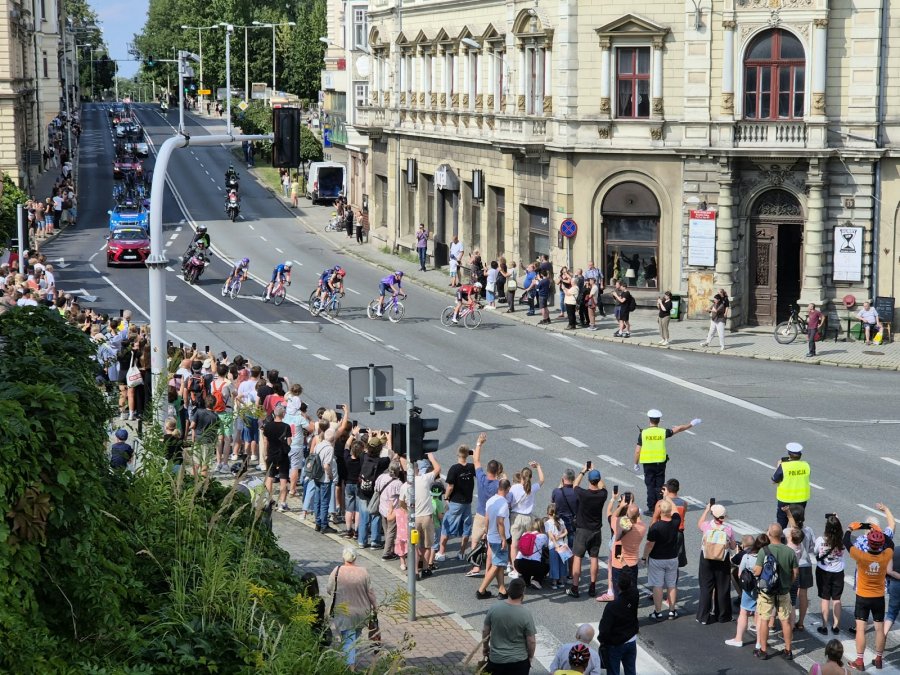 Bez walki na lotnej premii w centrum. Doszło do upadku podczas wspinaczki na Przegibek - foto