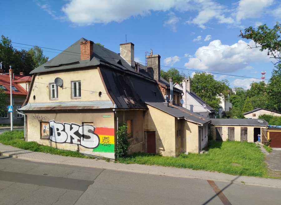 Zabytek, w którym działała karczma, popada w ruinę. Jedyny plan Ratusza, to jego sprzedaż - foto