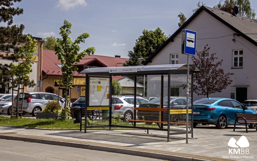 Odrapane wiaty już nie szpecą. Miasto sukcesywnie remontuje infrastrukturę przystankową - foto