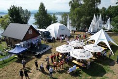 Żeglarze znów zawładnęli Jeziorem Żywieckim. W memoriale wystartowało ponad 90 jachtów - foto