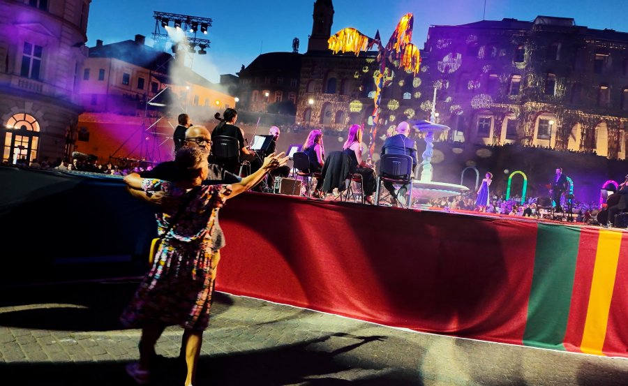 Koncert w oknie i tłumy na ulicy Zamkowej. Tak ruszyła Miejska Promenada Kultury WIDEO