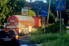 Kryzys wodny w sąsiedniej miejscowości. Strażacka cysterna dowozi wodę z bielskiej spółki - foto