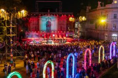 Rowerowe szaleństwo, zamkowe tajemnice i legendarny koncert. Przed nami trzeci weekend atrakcji