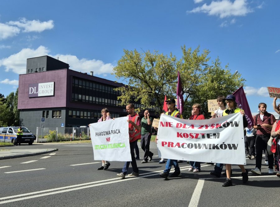 Nie chcą płacić za parking, zablokowali rondo. „STOP patodeweloperowi” - foto