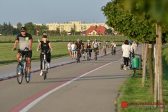 Będzie biegał przez całą dobę wokół lotniska. Zachęca innych, by do niego dołączyli