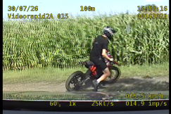 Zignorował sygnały, nie miał tablic. Policjanci szukają motocyklisty, który im uciekł - foto