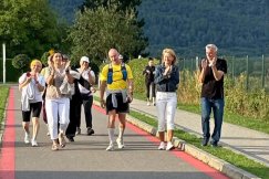 Nieznajomi, którzy nieśli go w momencie kryzysu. To był wyjątkowy bieg, który poruszył setki serc
