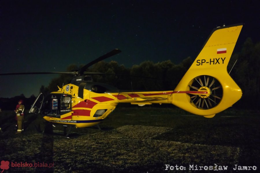 Poważny wypadek z udziałem spadochroniarza. 53-latek trafił do szpitala w Bielsku-Białej - foto