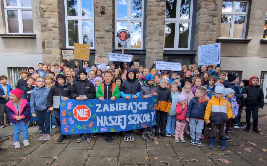 Rodzice odpowiadają prezydentowi Bielska-Białej. „Kategorycznie dementujemy te informacje”
