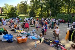Po wakacyjnej przerwie powraca garażowa wyprzedaż. Znaleźć można tu prawdziwe perełki - foto