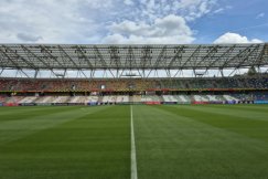 Organizacyjna wpadka, frekwencyjna klapa. Siedem bramek na inaugurację mundialu - foto