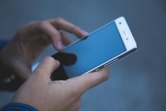 „Prosimy o terminową płatność”. Nowa fala oszustów i fałszywe wiadomości wysyłane masowo