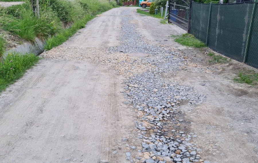 Mają dość rozkopanej drogi. Spółka tłumaczy etapowy charakter prac i podaje terminy - foto