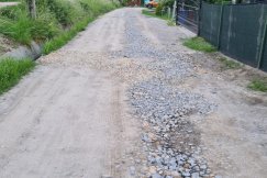 Mają dość rozkopanej drogi. Spółka tłumaczy etapowy charakter prac i podaje terminy - foto