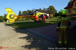 Przytomna reakcja sąsiadów uratowała życie 73-latce. Poparzoną kobietę zabrał śmigłowiec LPR - foto