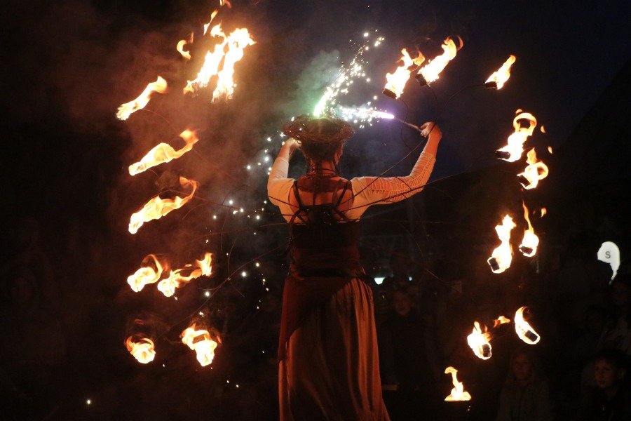 Kąpiel leśna, warsztaty, ognisko i pokaz ognia. Dziś rusza trzydniowy festiwal w Cygańskim Lesie