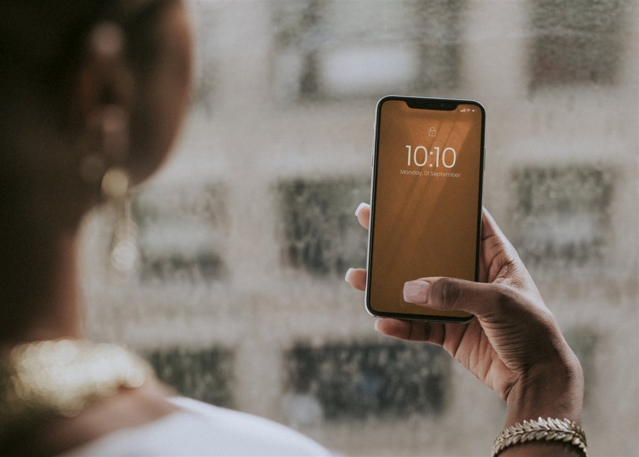 Rynkowy debiut iPhone 18 o krok: Co wiemy o aparacie, baterii i nowym ekranie?